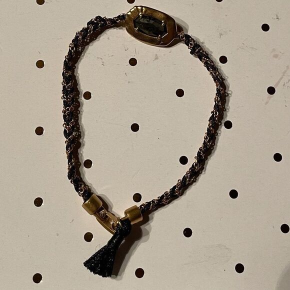 Delicate Gold/Black Bracelet - Picture 5 of 12
